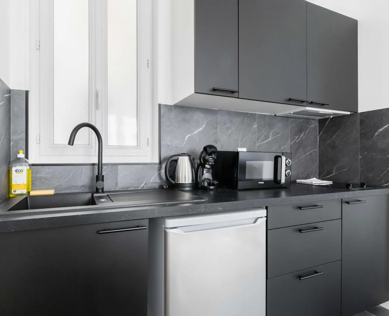 2 Pieces Refait Neuf Centre Paris - Paris 19 - 4P - Flat-Guest Apartment 0*,  France