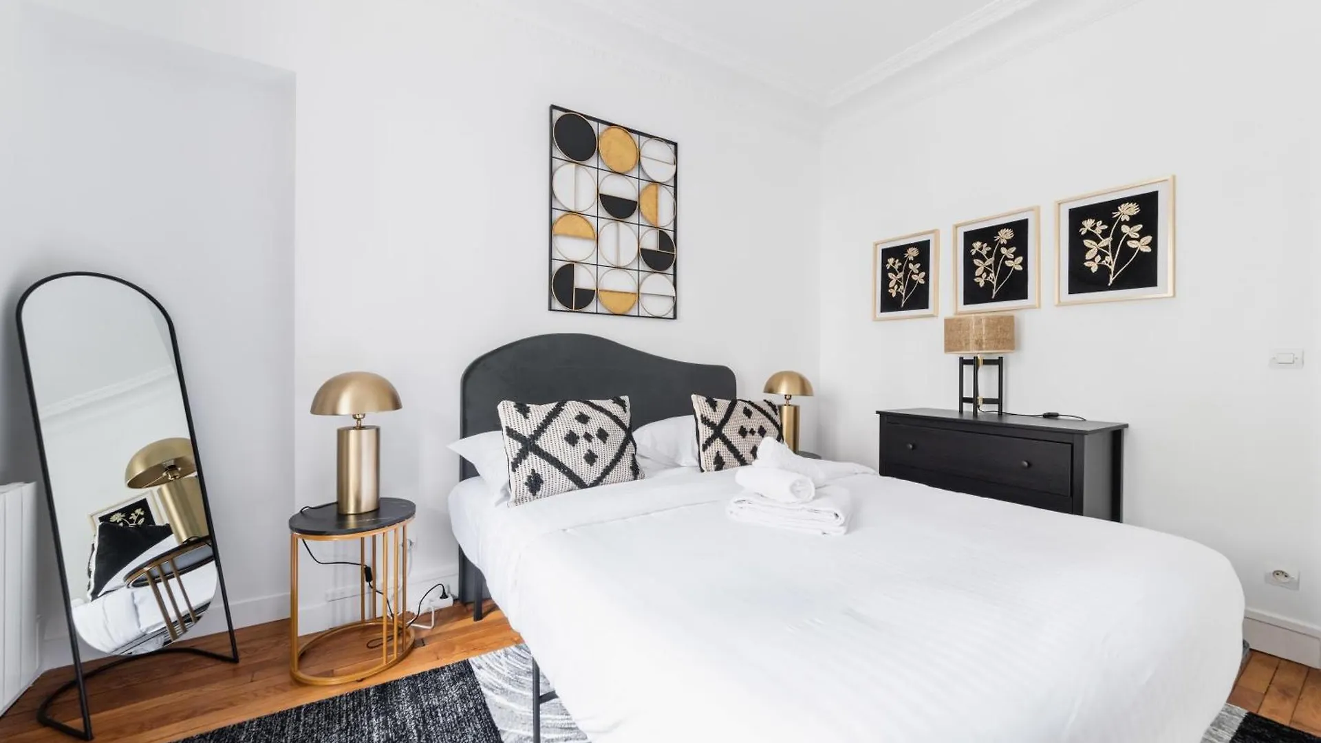 2 Pieces Refait Neuf Centre Paris - Paris 19 - 4P - Flat-Guest Apartment France